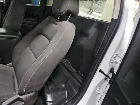 Used 2022 Chevrolet Colorado LT w/ Fleet Safety Package image 5