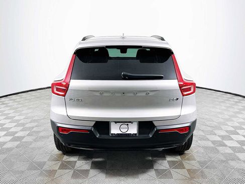Used 2025 Volvo XC40 B5 Plus w/ Protection Package AWD/4WD image 6