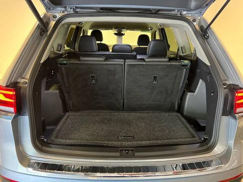 Certified 2025 Volkswagen Atlas SE FWD image 5