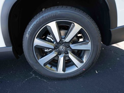 New 2025 Honda Pilot Touring image 30