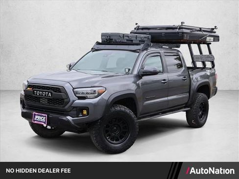 Used 2018 Toyota Tacoma TRD Off-Road w/ Technology Package AWD/4WD image 1