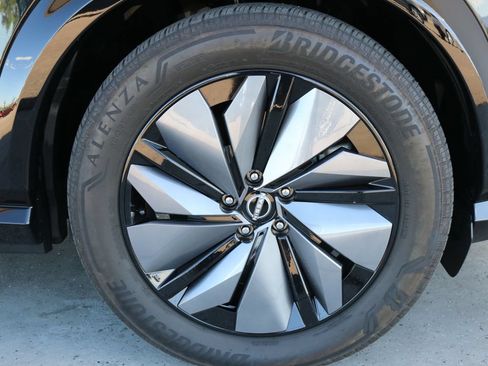 Used 2024 Nissan Ariya AWD image 46