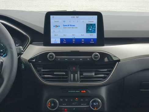 Certified 2021 Ford Escape SE w/ Cold Weather Package image 17