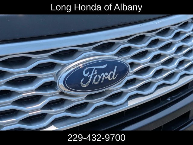Used 2017 Ford Explorer Platinum AWD/4WD image 3