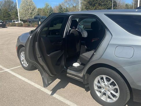 Used 2023 Chevrolet Equinox LT AWD/4WD image 12