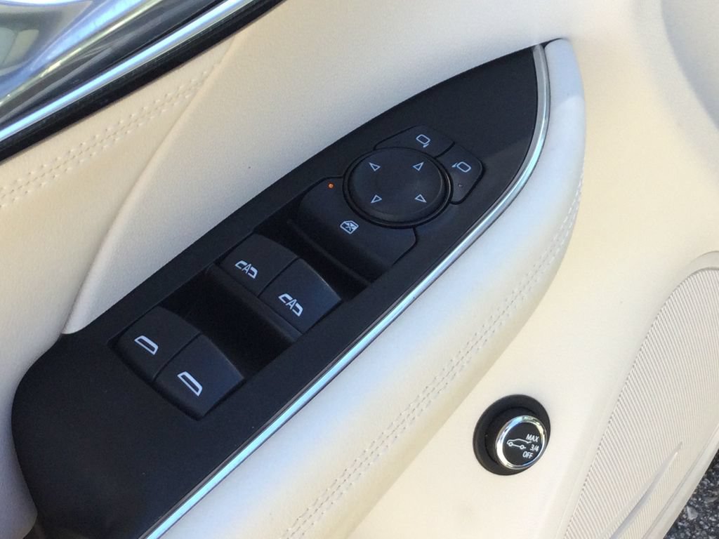 Used 2023 Buick Envision Preferred AWD/4WD image 12