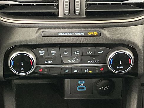 Used 2022 Ford Escape SE w/ Convenience Package image 18