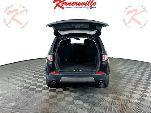 Used 2019 Land Rover Discovery Sport SE image 28