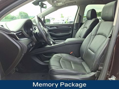 Used 2021 Buick Enclave Avenir w/ Avenir Technology Package AWD/4WD image 2