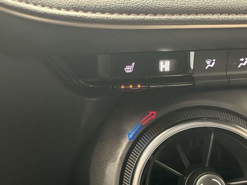 Certified 2022 Chevrolet Blazer Premier image 24