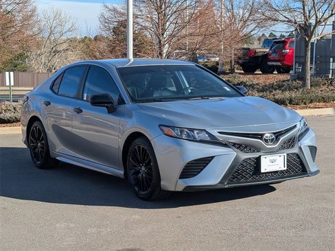 Used 2019 Toyota Camry SE image 8
