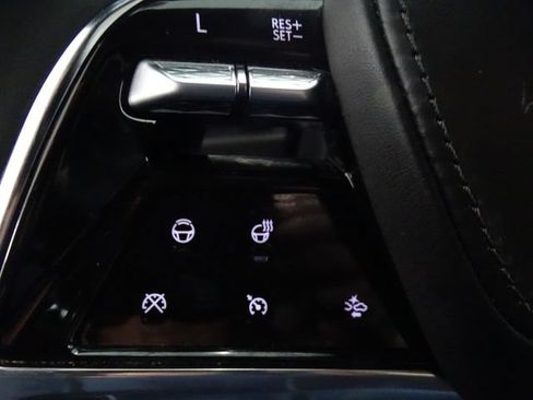 Certified 2025 Cadillac Escalade ESV Sport Platinum w/ LPO, ONYX Package AWD/4WD image 8