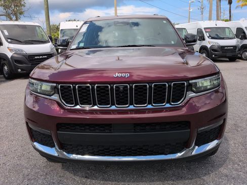 Used 2023 Jeep Grand Cherokee L Limited w/ Luxury Tech Group II AWD/4WD image 3
