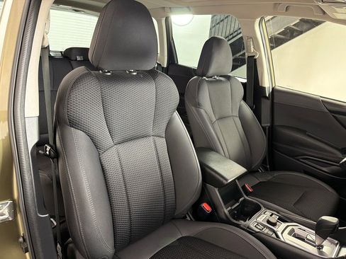 Used 2023 Subaru Forester Premium AWD/4WD image 25