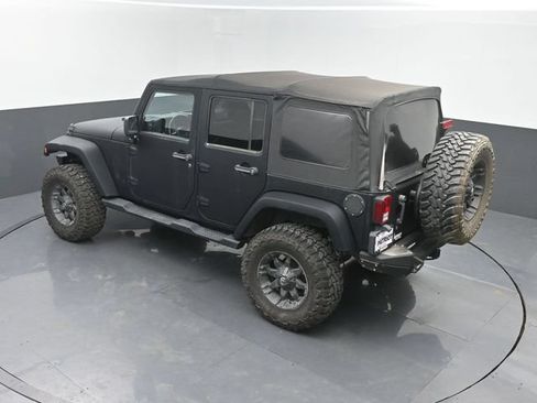 Used 2012 Jeep Wrangler Unlimited Sahara AWD/4WD image 36