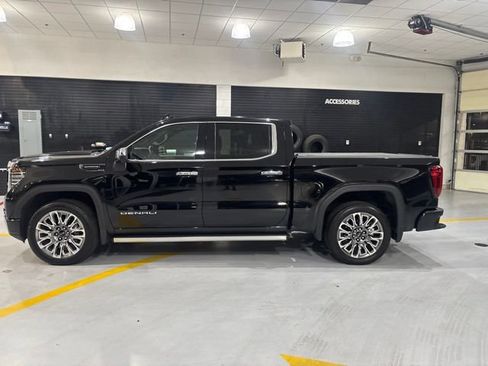 Used 2025 GMC Sierra 1500 Denali Ultimate AWD/4WD image 5