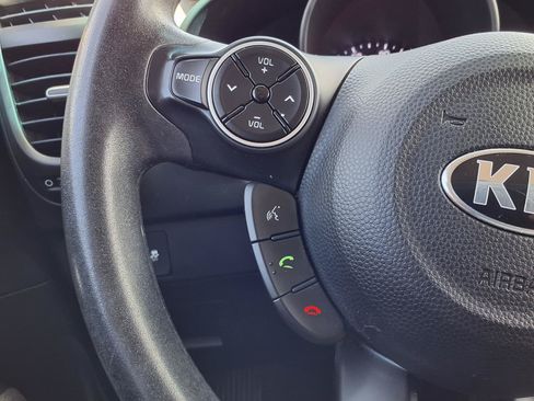 Used 2015 Kia Soul FWD image 15
