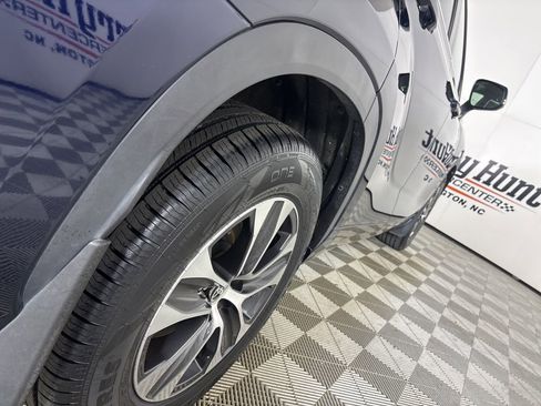 Used 2021 Toyota Highlander XLE image 35