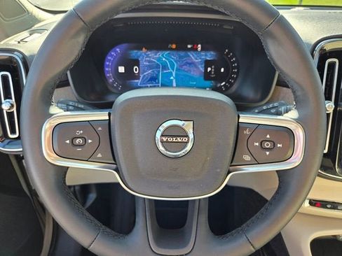 Used 2023 Volvo XC40 B4 Ultimate FWD image 30