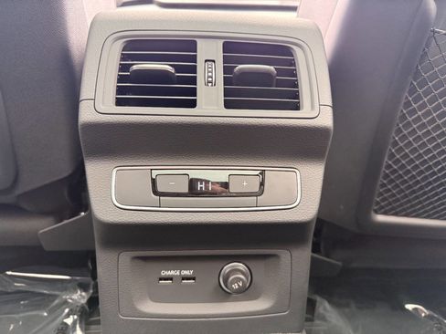 Used 2024 Audi Q5 2.0T Premium w/ Summer of Audi Package image 23