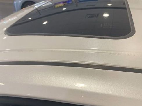 Used 2022 Toyota Prius XLE image 1