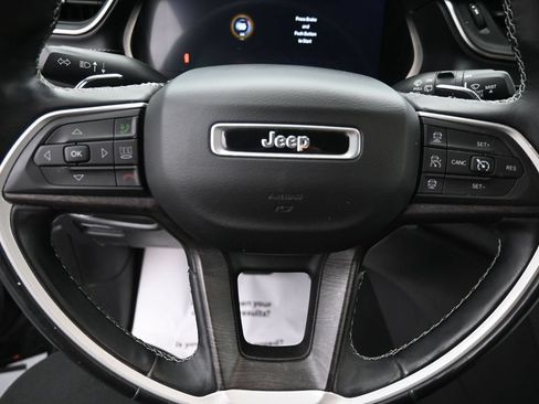 Used 2021 Jeep Grand Cherokee L Limited AWD/4WD image 16
