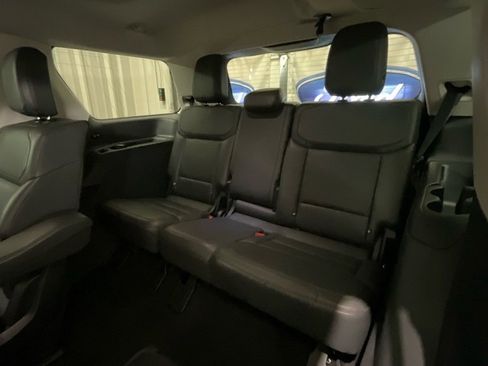 Used 2025 Ford Expedition Active image 12