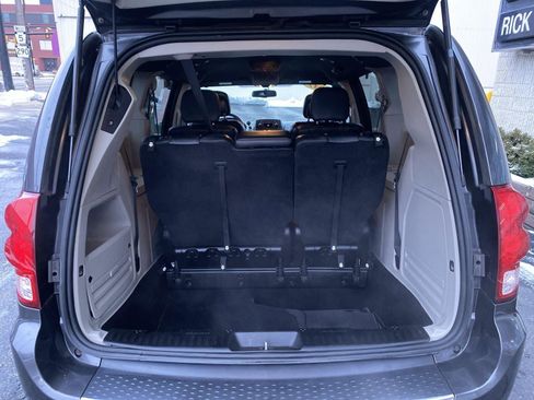 Used 2017 Dodge Grand Caravan SXT image 17