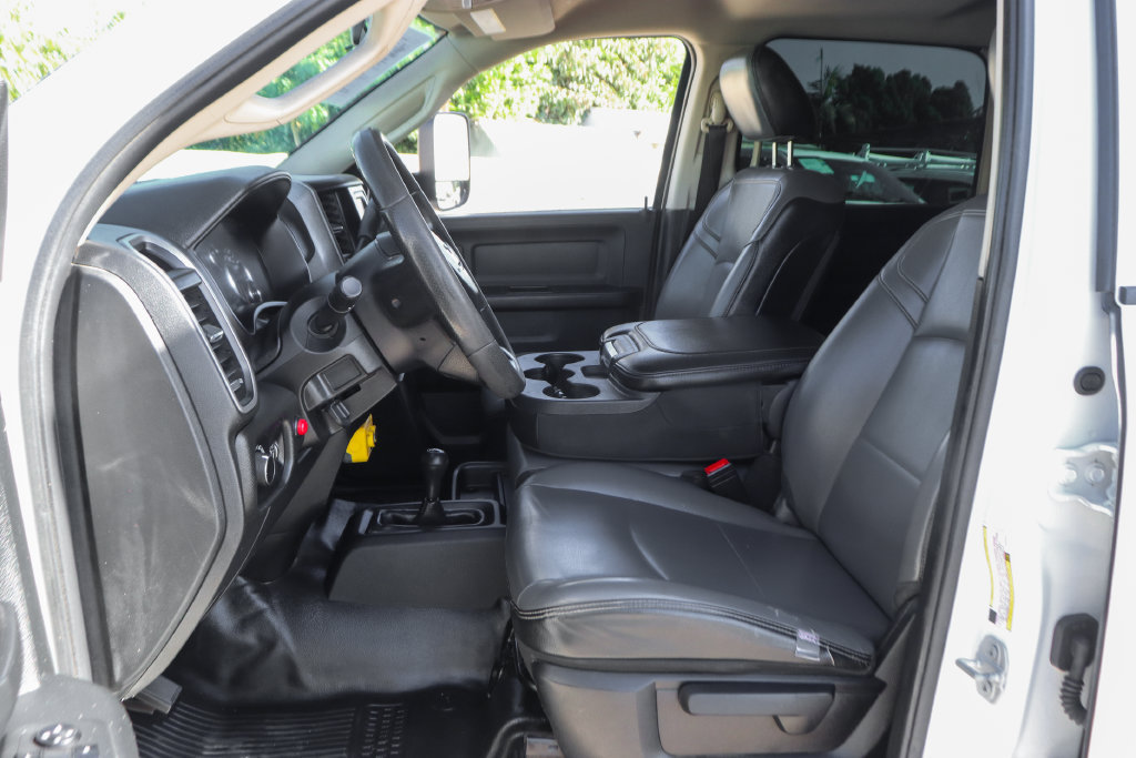 Used 2020 RAM 5500 Tradesman w/ Chrome Appearance Group AWD/4WD image 20