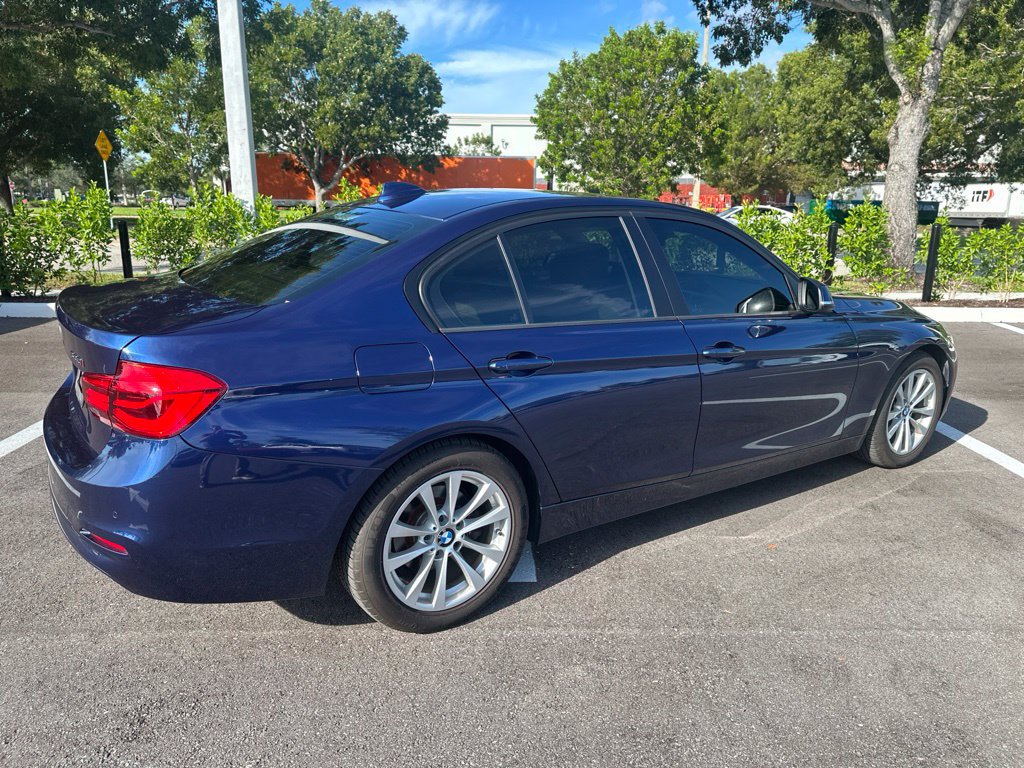 Used 2016 BMW 320i Sedan RWD image 5