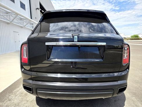 Used 2020 Rolls-Royce Cullinan Black Badge image 32