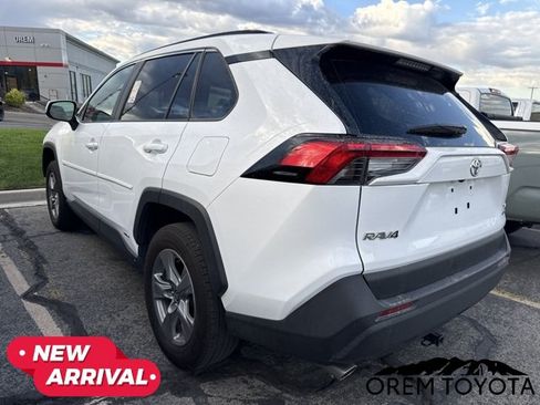 Used 2025 Toyota RAV4 XLE AWD/4WD image 4