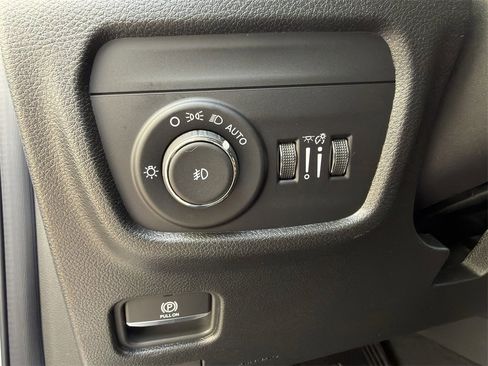 New 2025 Jeep Grand Cherokee Limited image 18