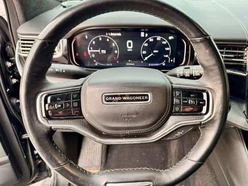 Used 2022 Jeep Grand Wagoneer Series II AWD/4WD image 12