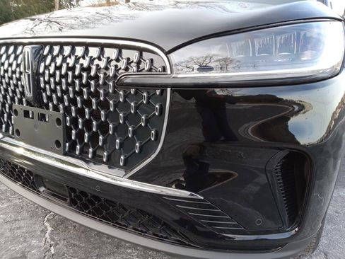 Used 2025 Lincoln Aviator Reserve image 7