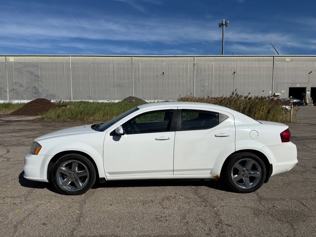 Used 2011 Dodge Avenger Mainstreet FWD image 5