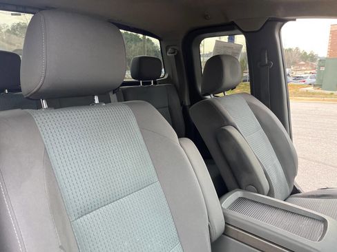 Used 2005 Nissan Titan SE image 14