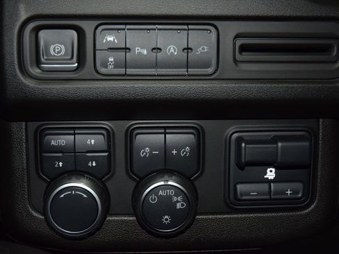 Certified 2021 Chevrolet Tahoe RST w/ Luxury Package image 34