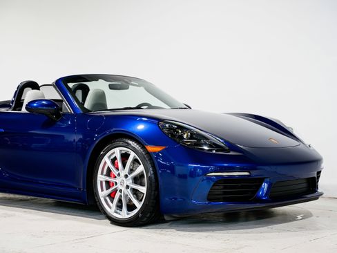 Used 2022 Porsche 718 Boxster S image 33