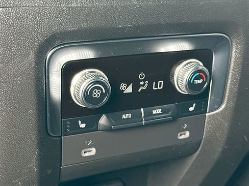 Used 2024 GMC Yukon Denali AWD/4WD image 25
