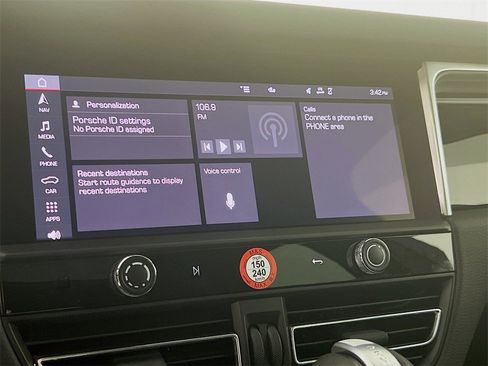 New 2026 Porsche Macan image 15