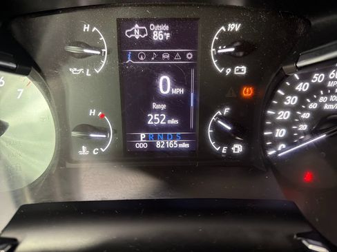 Used 2019 Toyota Sequoia Platinum w/ Carpet Mat Package (TMS) AWD/4WD image 11