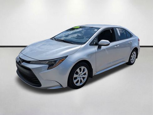 Used 2025 Toyota Corolla LE FWD image 8