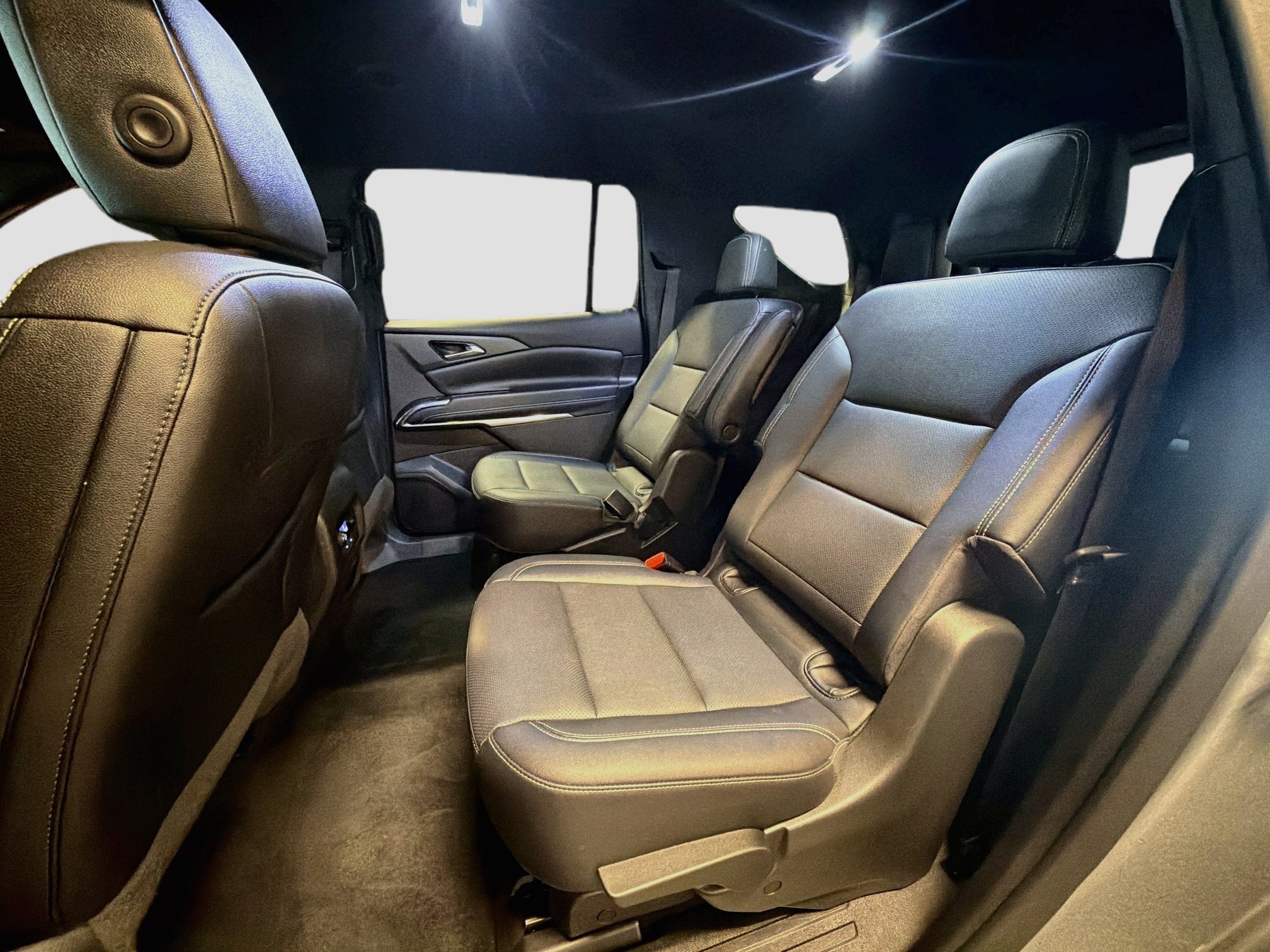 Used 2025 Chevrolet Traverse LT AWD/4WD image 28