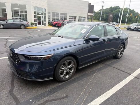 Used 2024 Honda Accord EX image 5