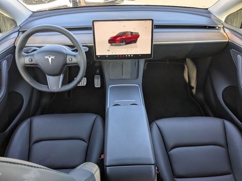 Used 2023 Tesla Model Y Performance image 14
