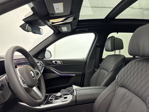 New 2026 BMW X5 xDrive40i w/ Executive Package image 24