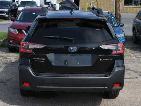 Used 2024 Subaru Outback Premium AWD/4WD image 6