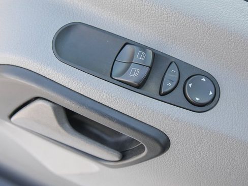 Used 2016 Mercedes-Benz Sprinter 2500 image 15