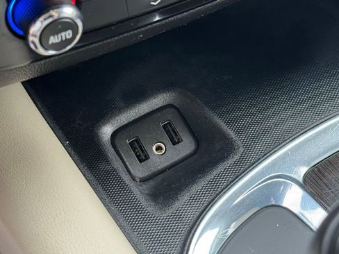 Used 2018 Buick Enclave Essence image 31